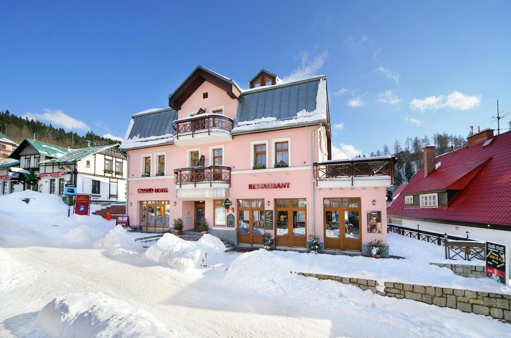 Wellness Hotel Grand Spindleruv Mlyn Exterior photo