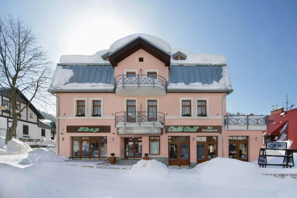 Wellness Hotel Grand Spindleruv Mlyn Exterior photo